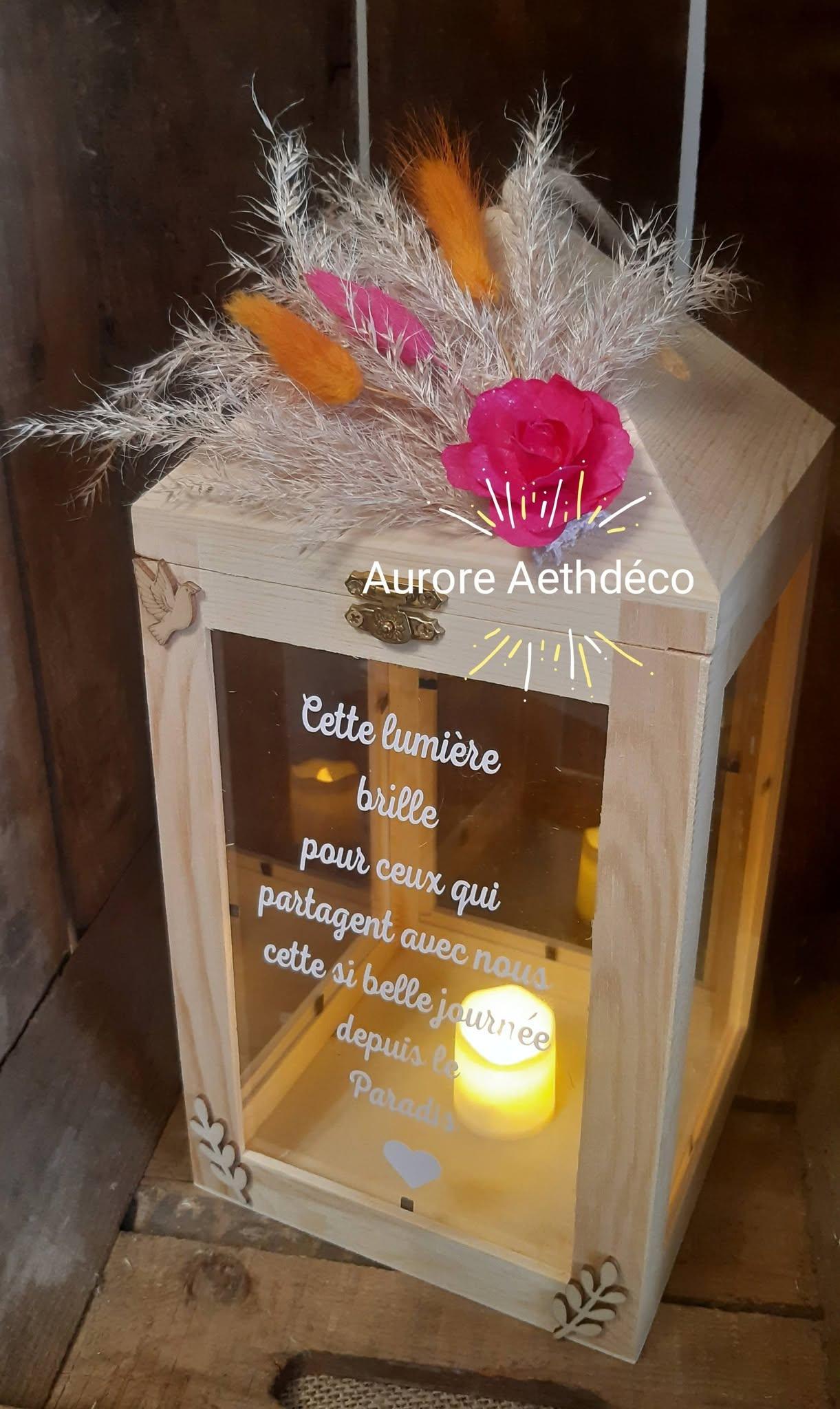Lanterne hommage défunts en bois personnalisée bohème champêtre orange fuschia pour mariage ou baptême
