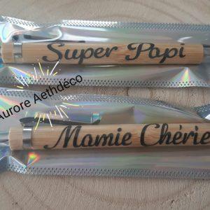 🖊️ Stylo en Bambou Personnalisé pour les mamies, papis, mamans, papas, maîtresses, atsem, maîtres etc
