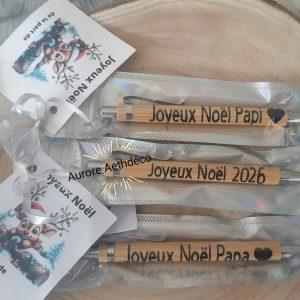 🖊️ Stylo en Bambou Personnalisé – "Joyeux Noël Papa, Papi, Mamie, Maîtresse ou autres" + carte joyeux Noël