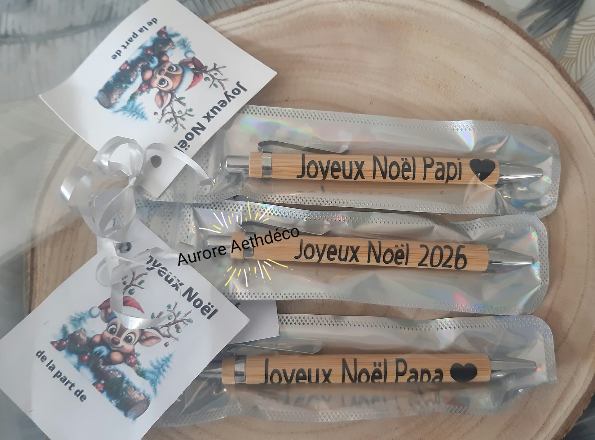 🖊️ Stylo en Bambou Personnalisé – "Joyeux Noël Papa, Papi, Mamie, Maîtresse ou autres" + carte joyeux Noël